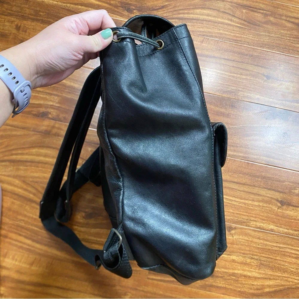 Vintage Women's Y2K Black Leather Multi Pocket Buckle Backpack Purse Streetwear